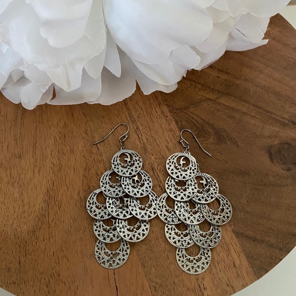 Earrings - Picture 2 of 3